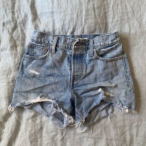 Levi’s Wedgie Shorts Sz 25